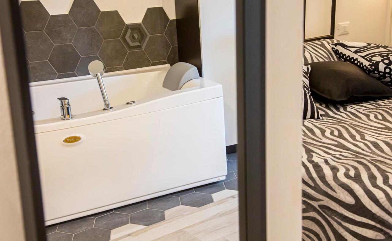 Suite Black And Wite Pisa Exterior foto
